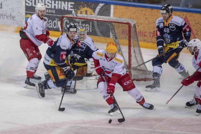 EISHOCKEY, 1. SPIEL, SPIEL 1, HALBFINAL, HALBFINALE, PLAYOFF, PLAYOFFS, PLAY-OFFS, NATIONAL LEAGUE, NL, MEISTERSCHAFT, SAISON 2018/19, HOCKEY SUR GLACE, EV ZUG, EVZ, LAUSANNE HC, LHC, National Legeau